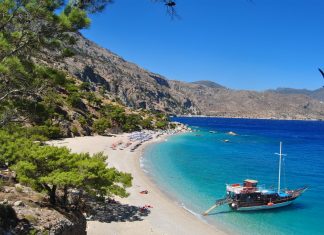 Sejur Rhodos – 305 euro/ persoana (6 nopti de cazare + mic dejun + zboruri)